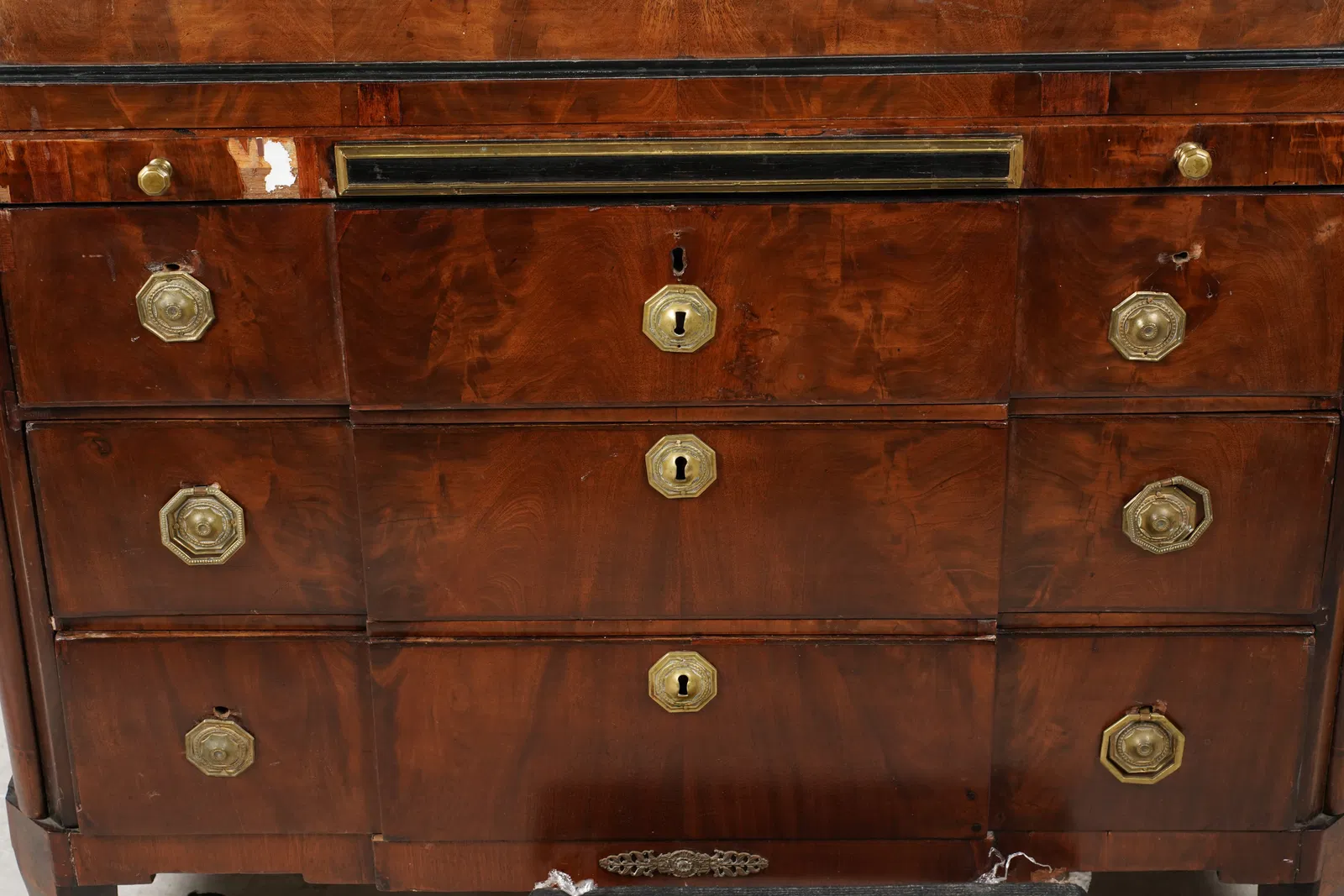 AF5-024: Antique Circa 1815 French Bourbon Restoration Flame Mahogany Cylinder Desk - Image 6