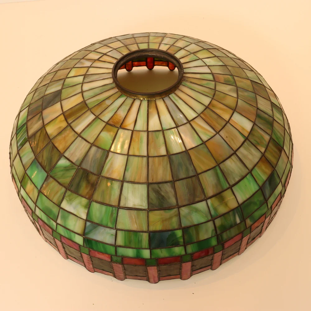 AL2-044: Antique Early 20th Century Arts & Crafts Tiffany Style Bronze Lamp with Leaded and Stained Glass Shade - Image 11