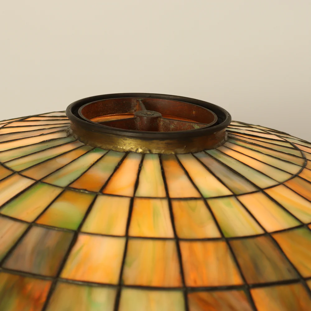 AL2-044: Antique Early 20th Century Arts & Crafts Tiffany Style Bronze Lamp with Leaded and Stained Glass Shade - Image 6
