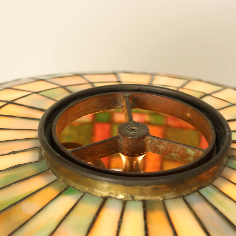 AL2-044: Antique Early 20th Century Arts & Crafts Tiffany Style Bronze Lamp with Leaded and Stained Glass Shade - Image 7