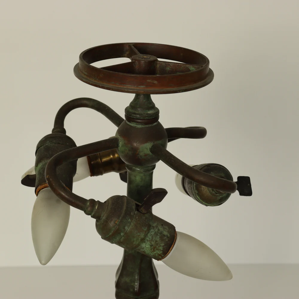 AL2-044: Antique Early 20th Century Arts & Crafts Tiffany Style Bronze Lamp with Leaded and Stained Glass Shade - Image 9